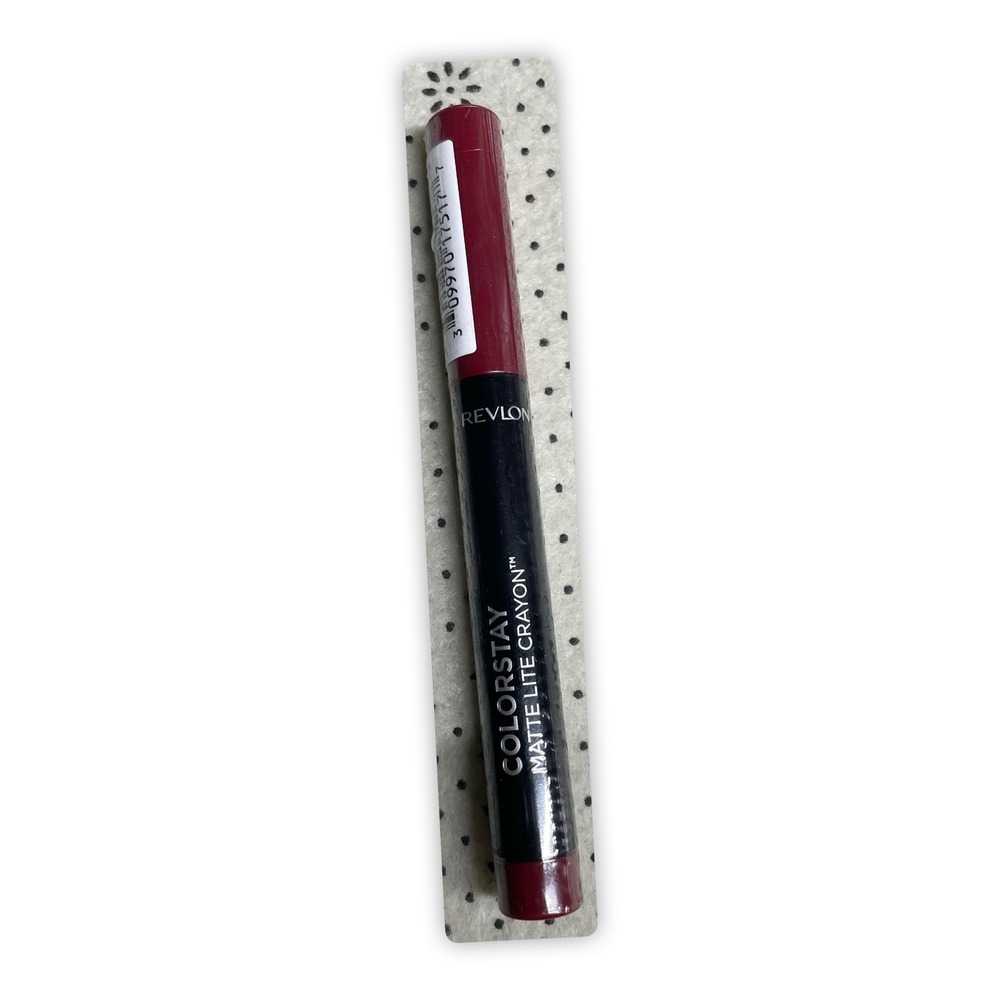 Revlon Colorstay Matte‎ Lite Crayon  011 Lifted